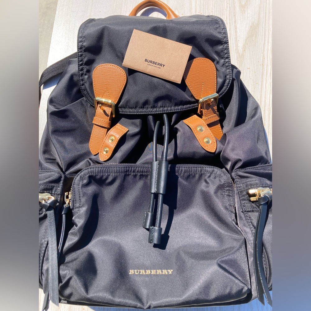 Burberry Nylon Chain Backpack🖤✨